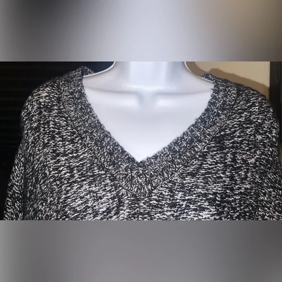 Quinn Chunky Knitted Black & White Poncho - Picture 8 of 8